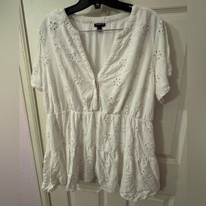 3x Torrid Cream Eyelet Blouse gently loved condition